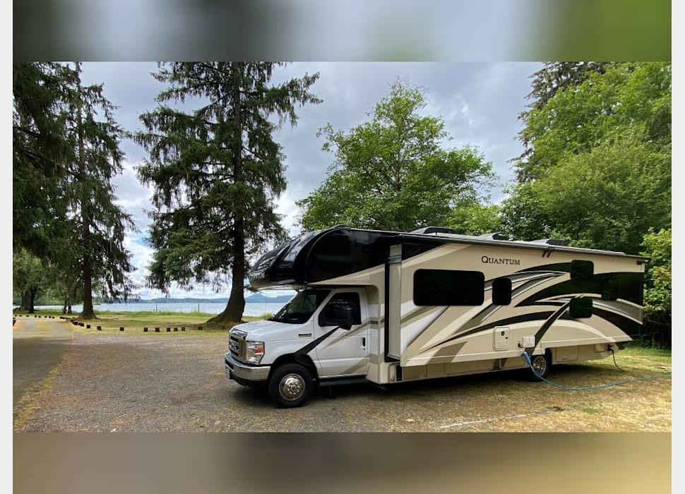Class C Motor Home rentals in Oak Creek