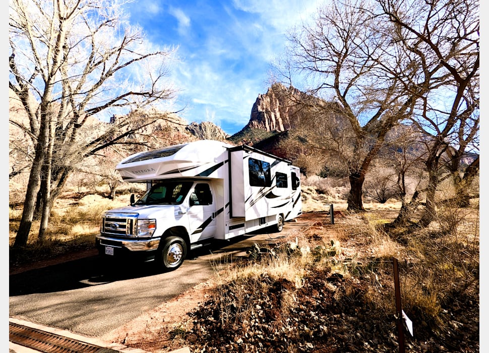 Class C Motor Home rentals in Montebello