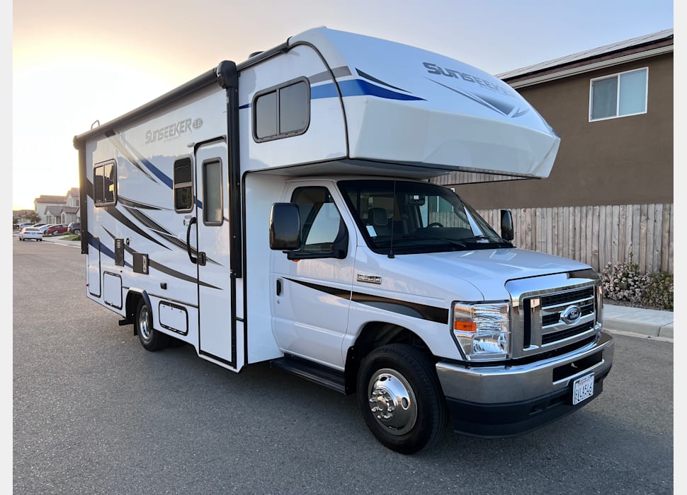 Class C Motor Home rentals in Fresno