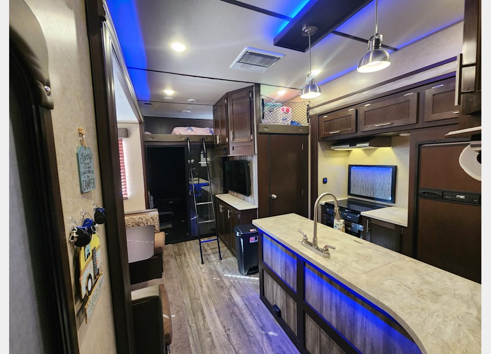 Fifth Wheel rentals in Knoxville