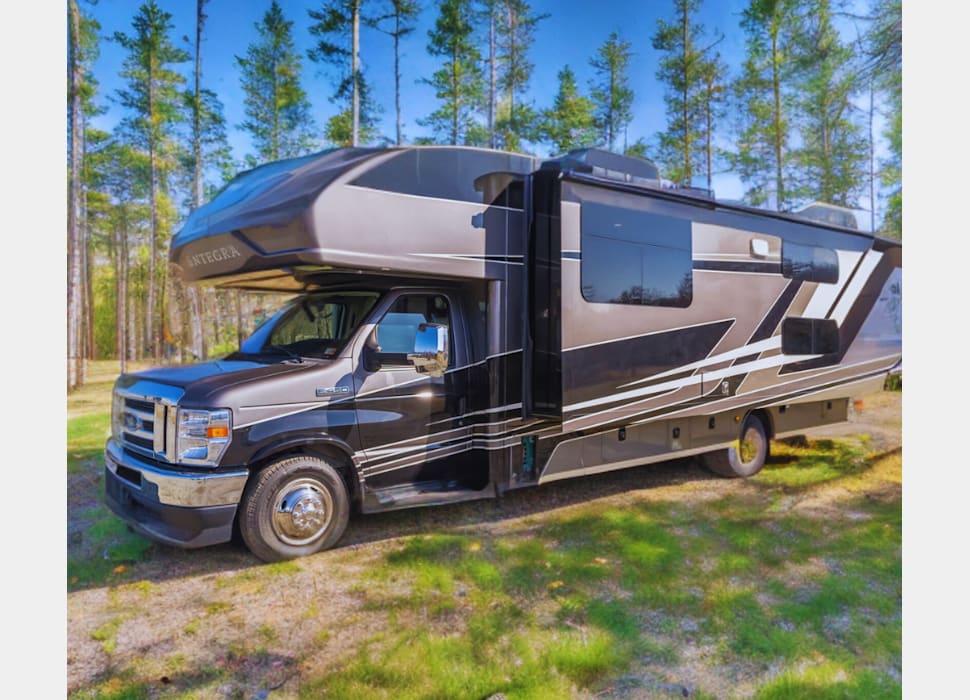 Class C Motor Home rentals in Gordonville