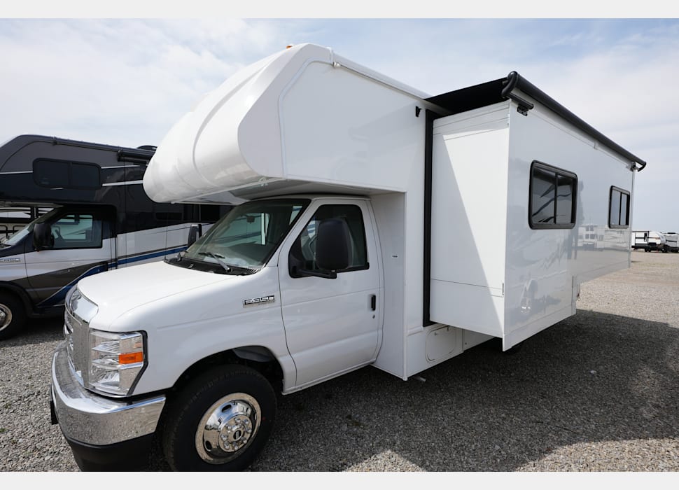 Class C Motor Home rentals in Dayton