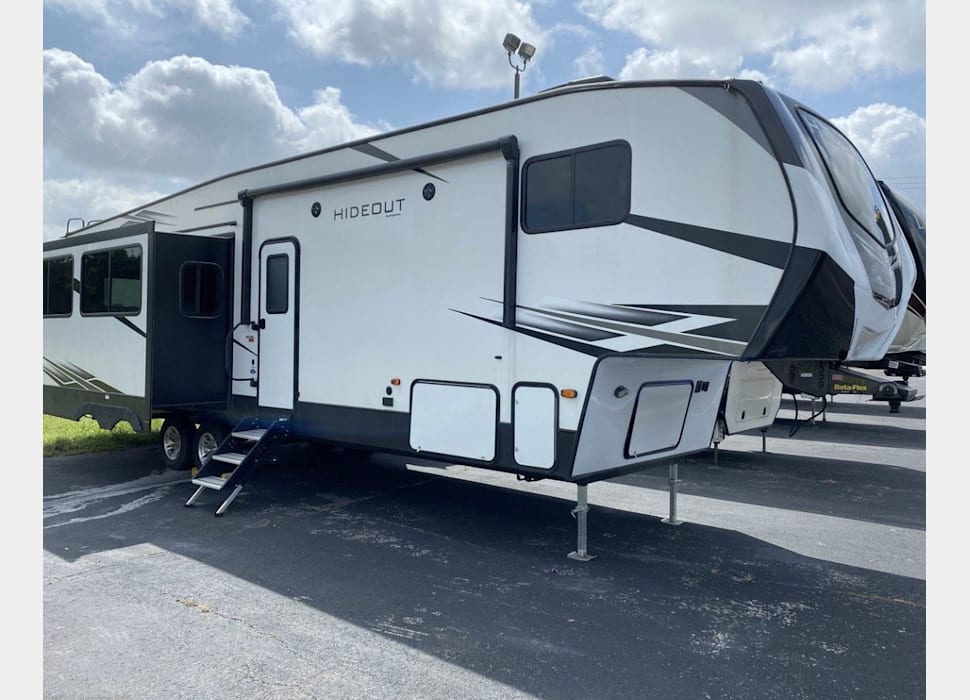 Fifth Wheel rentals in Springfield