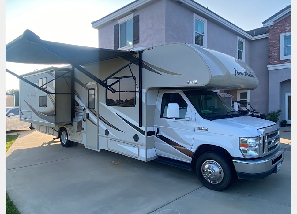 Class C Motor Home rentals in Pasadena