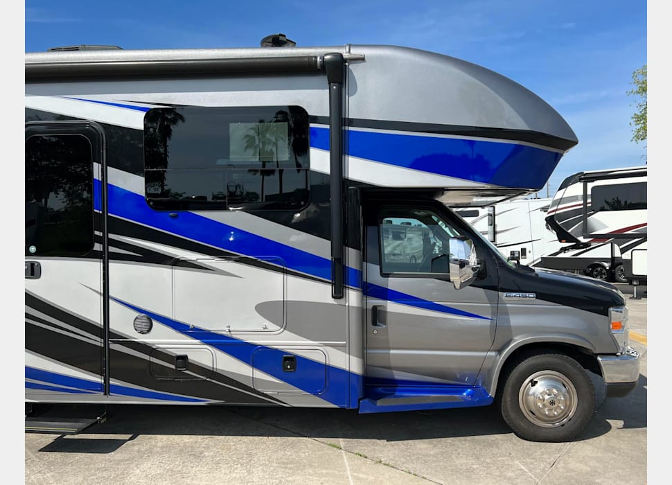 Class C Motor Home rentals in Broken Arrow