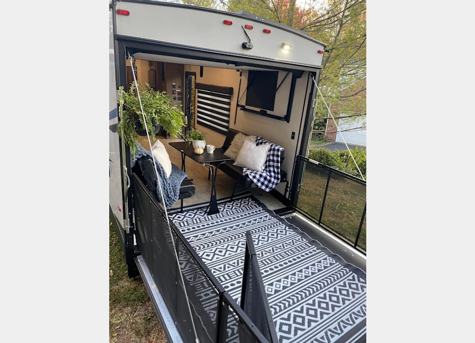 Toy Hauler rentals in Versailles