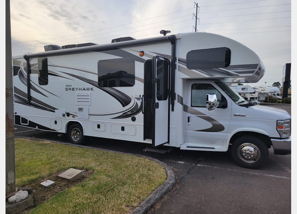 Class C Motor Home rentals in Albany