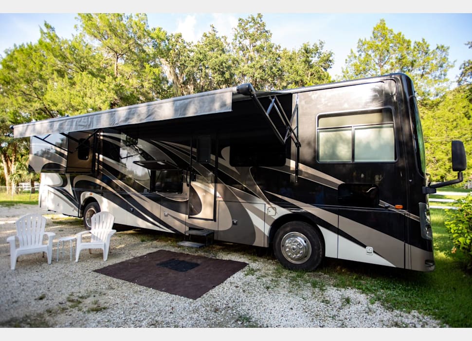 Class A Motor Home rentals in Bowling Green