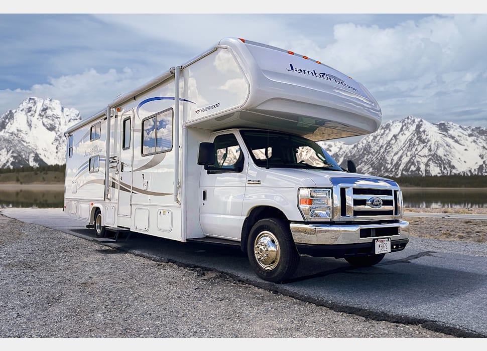 Class C Motor Home rentals in Stillman Valley