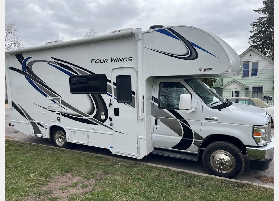 Class C Motor Home rentals in Kalispell