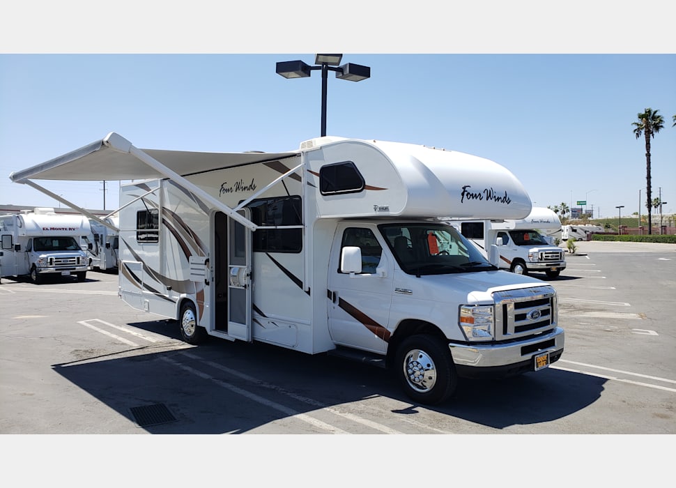 Class C Motor Home rentals in Pasadena