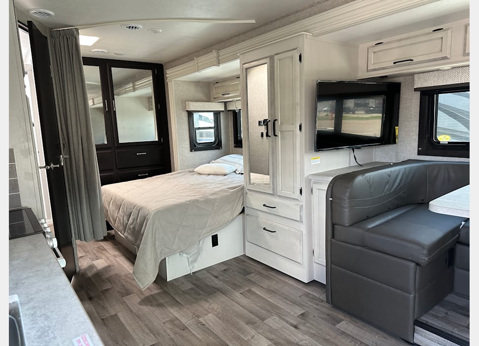 Class C Motor Home rentals in PARKLAND