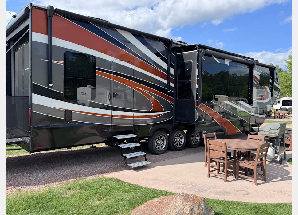 Fifth Wheel rentals in Rapid City
