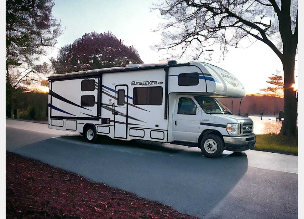 Class C Motor Home rentals in Republic