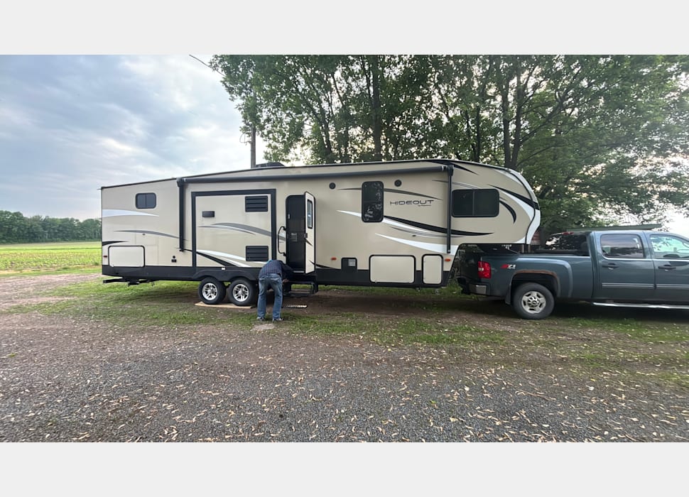 Fifth Wheel rentals in Cameron