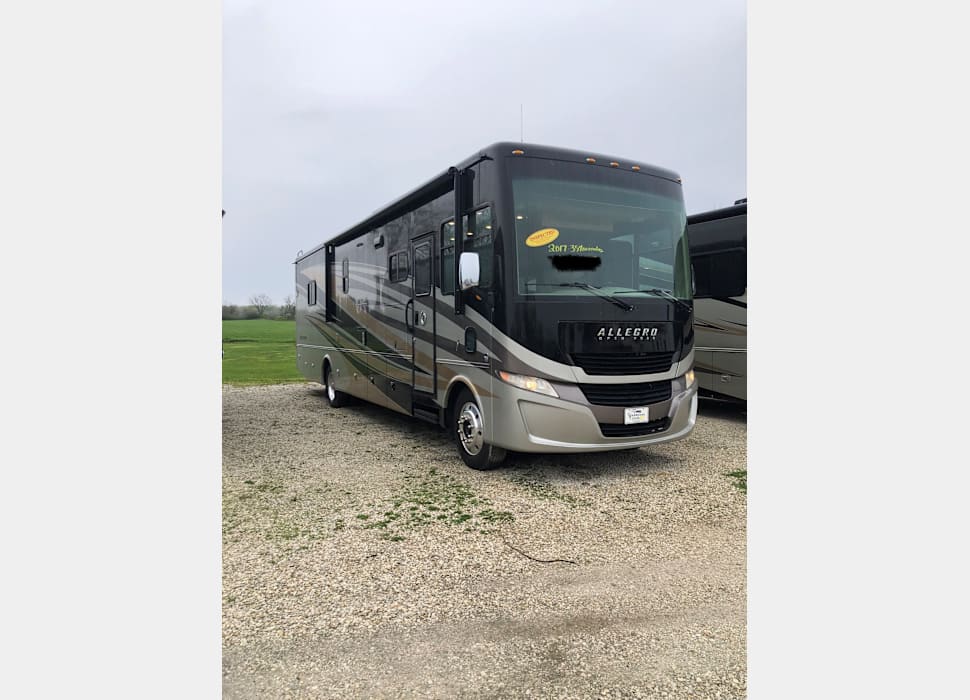 Class A Motor Home rentals in Shorewood