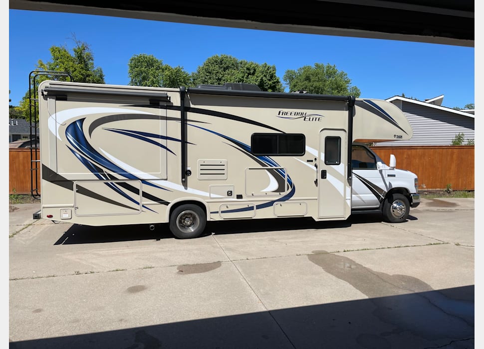 Class C Motor Home rentals in Stilwell