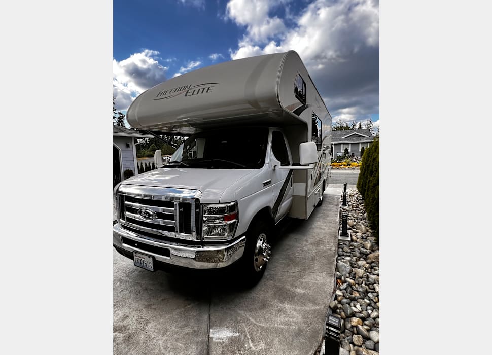 Class C Motor Home rentals in Maple Valley