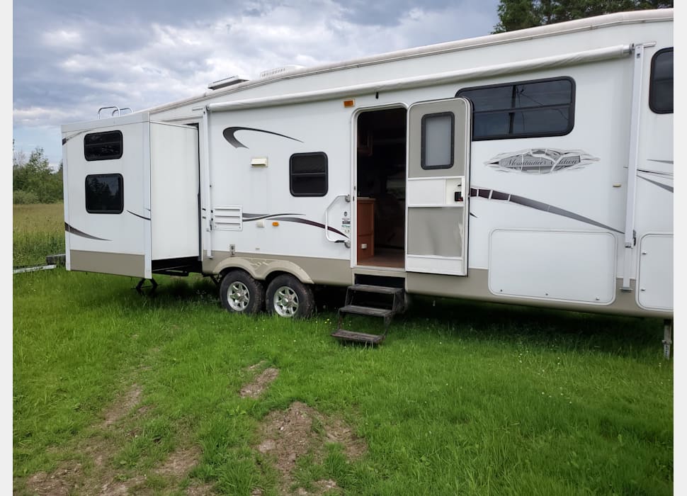 Fifth Wheel rentals in Old Rock River Township