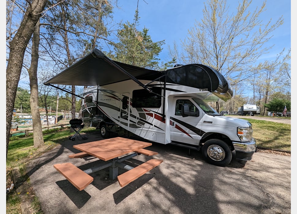 Class C Motor Home rentals in GLENDALE