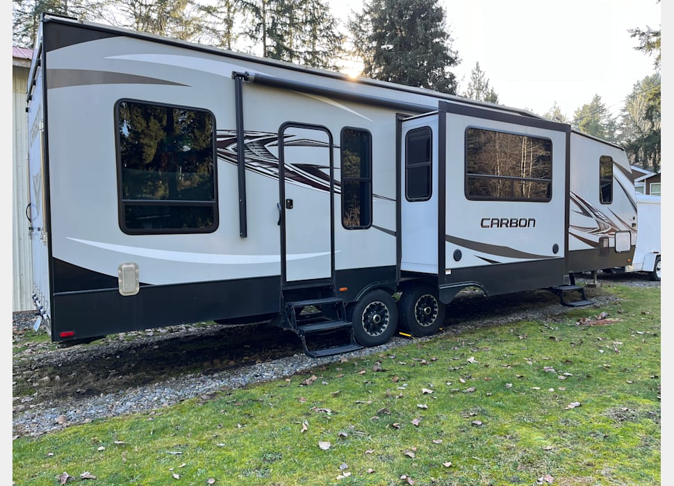 Toy Hauler rentals in Maple Valley