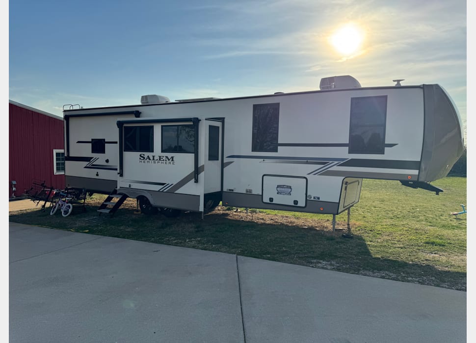 Fifth Wheel rentals in Bentonville