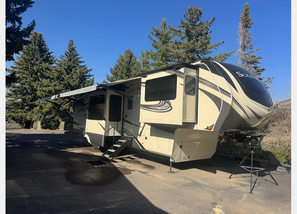 Fifth Wheel rentals in Saint Anthony