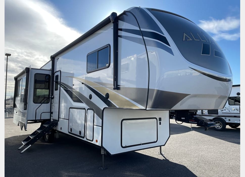 Fifth Wheel rentals in Bowling Green
