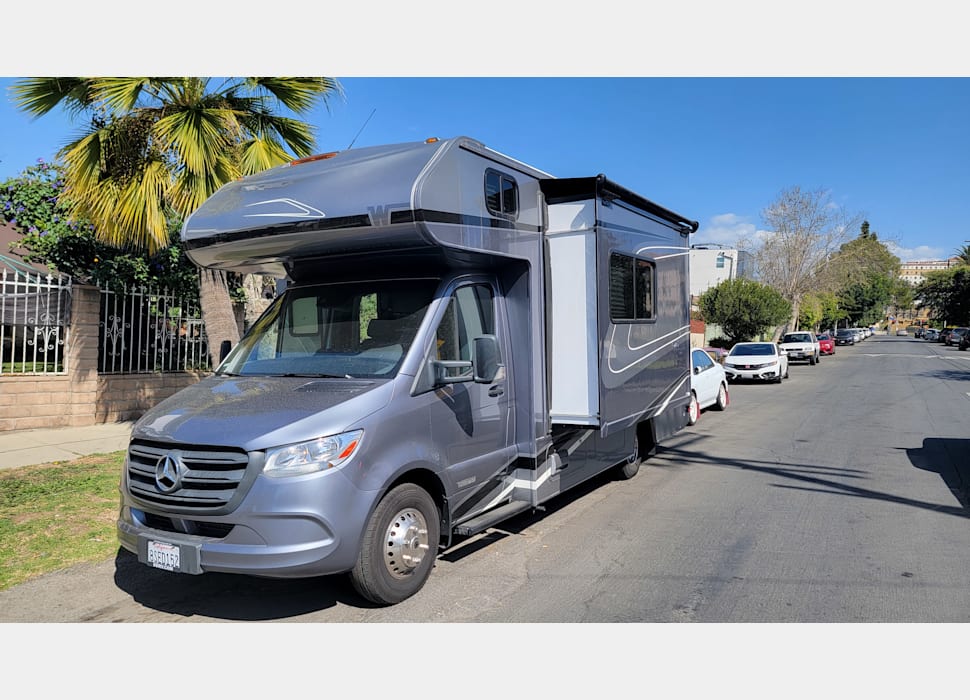 Class C Motor Home rentals in Los Angeles