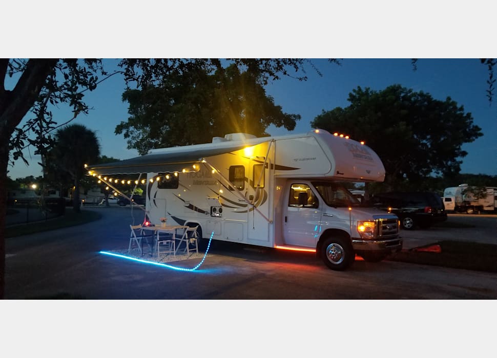 Class C Motor Home rentals in North Miami