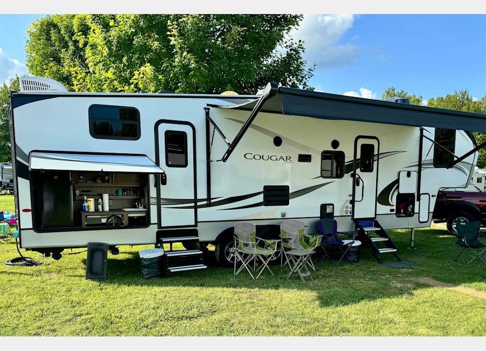 Fifth Wheel rentals in Crystal