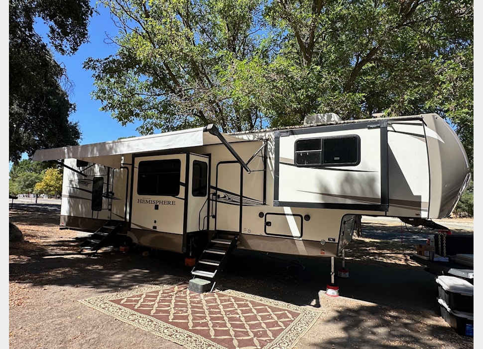 Thousand PalmsRV rentals