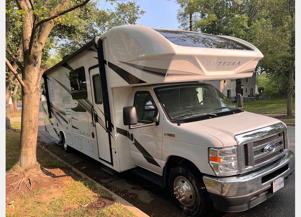 Class C Motor Home rentals in Pasadena