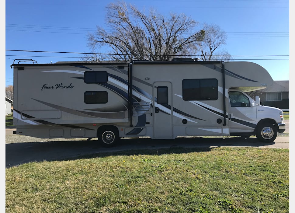 Class C Motor Home rentals in Sacramento