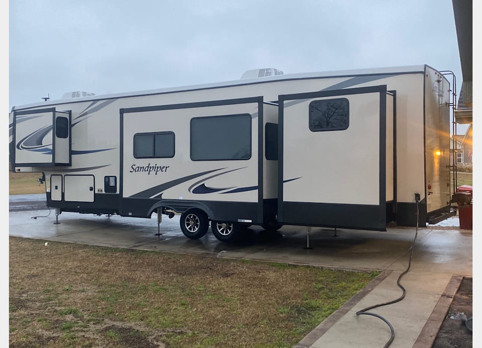 Fifth Wheel rentals in Cumby