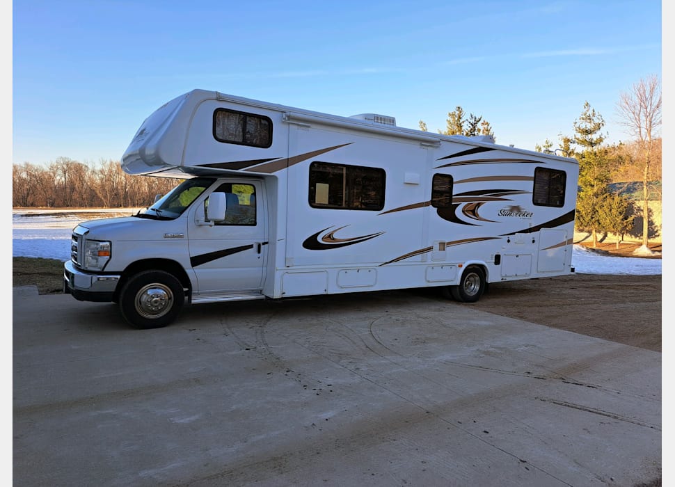 Class C Motor Home rentals in Valley City