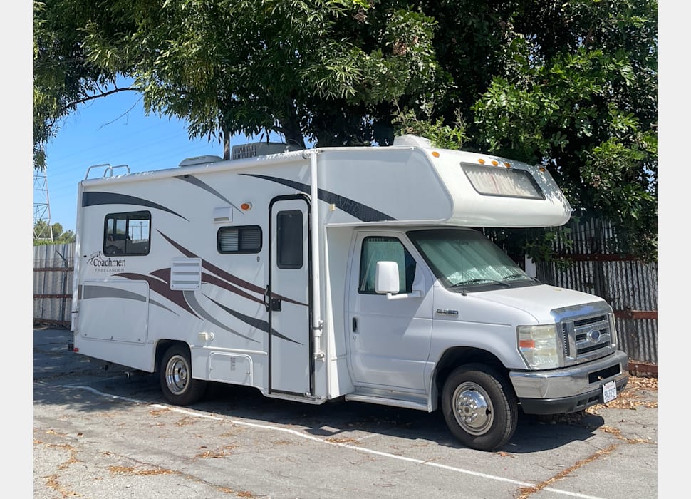 Class C Motor Home rentals in Fillmore