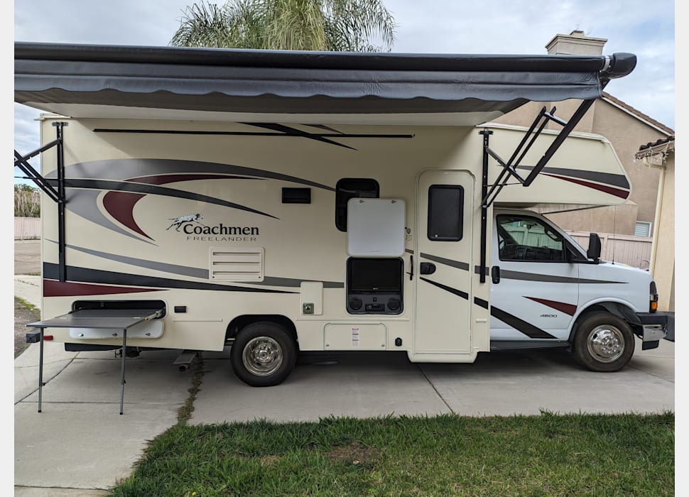 Class C Motor Home rentals in Ontario