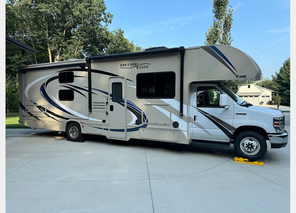 Class C Motor Home rentals in Grand Rapids