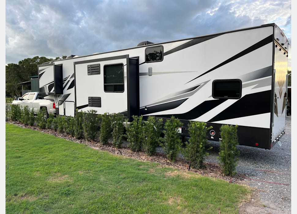Fifth Wheel rentals in Seffner