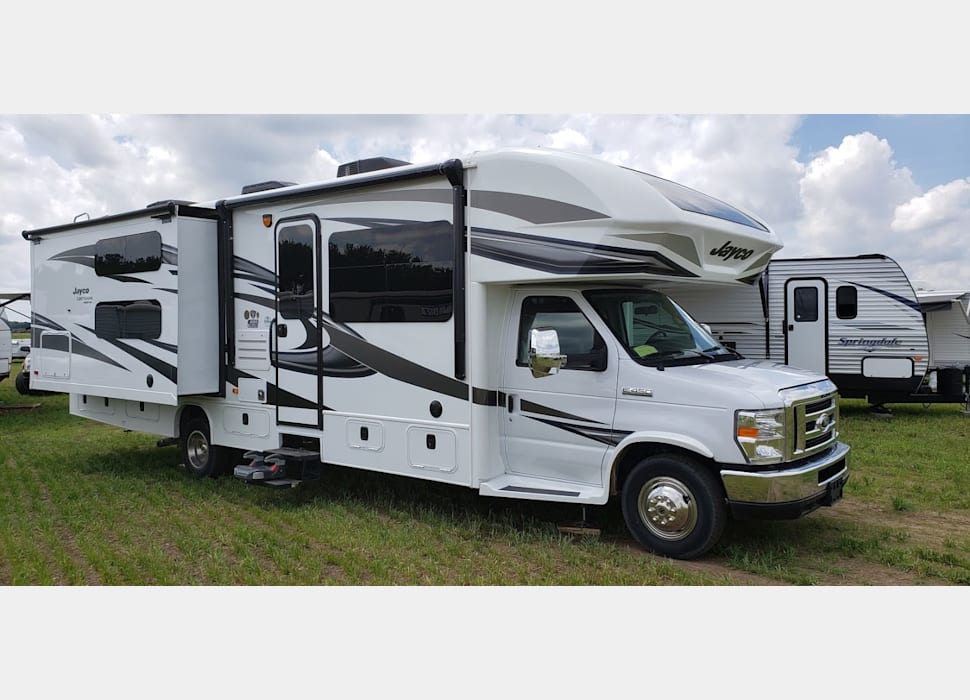 Class C Motor Home rentals in Minneapolis