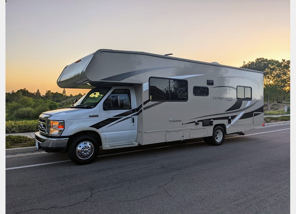 Class C Motor Home rentals in Los Angeles