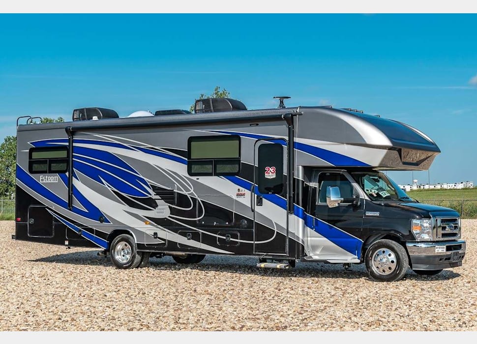 Class C Motor Home rentals in Oshkosh