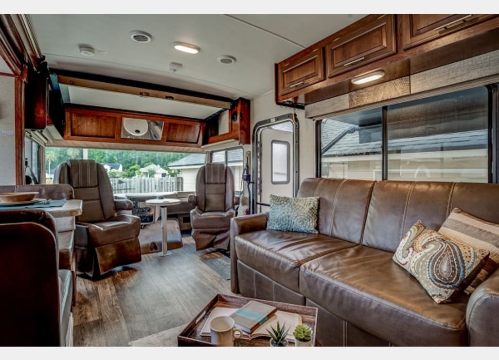 Class A Motor Home rentals in Middleburg