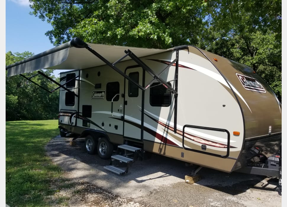 2017 Dutchmen RV Coleman Light 2405BH, RV Rental in Lees Summit, MO