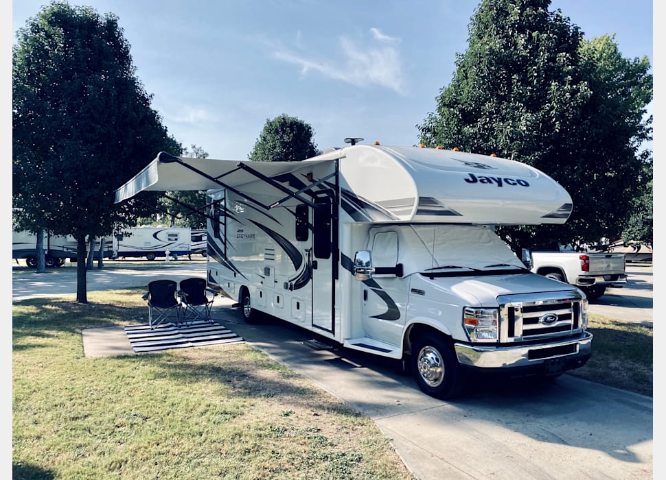 Class C Motor Home rentals in Midlothian