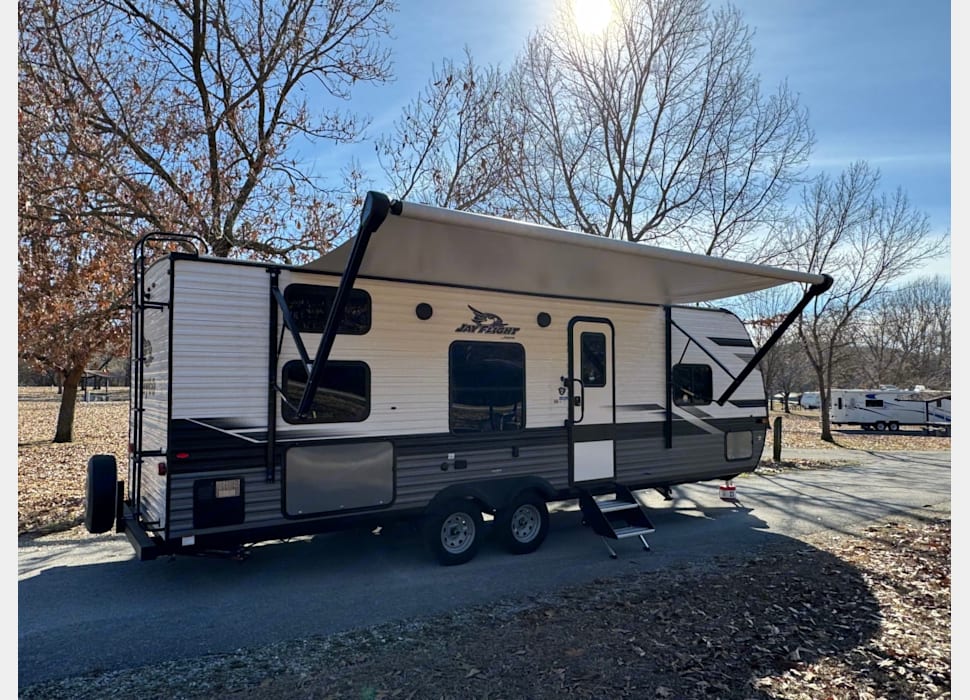Travel Trailer rentals in Paris