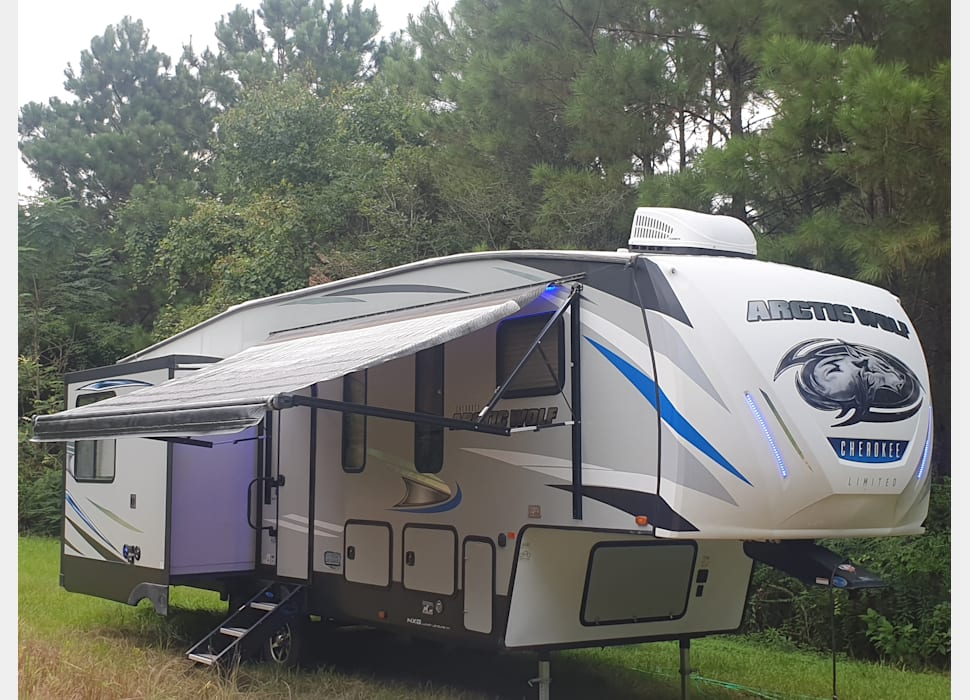 Fifth Wheel rentals in Madisonville