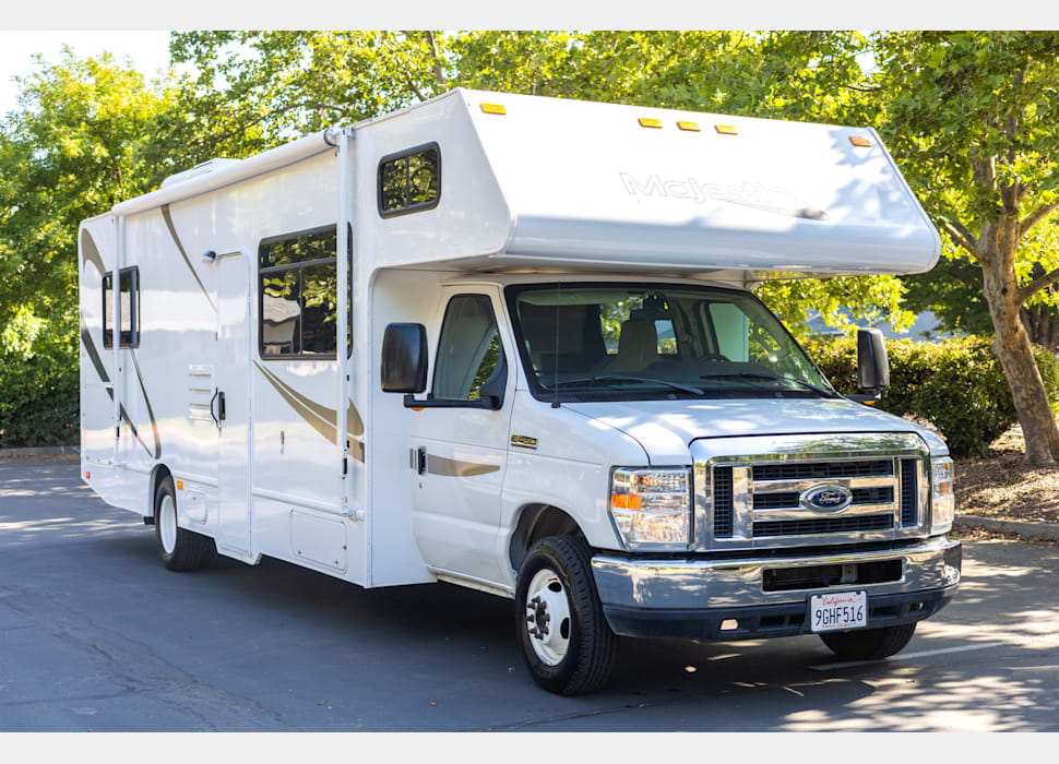 Class C Motor Home rentals in Suisun City