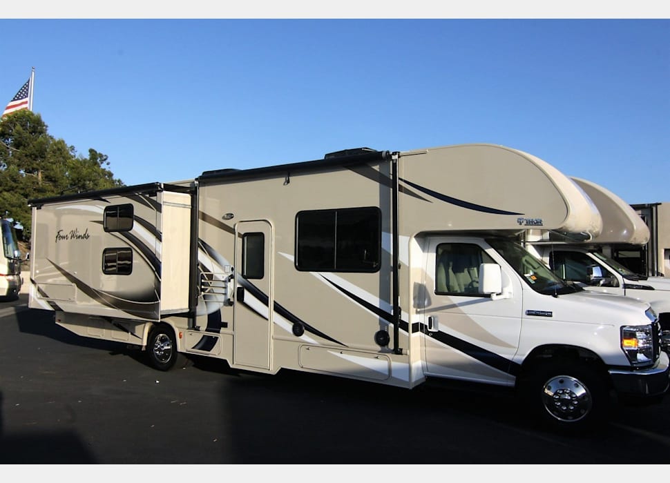 Class C Motor Home rentals in Redondo Beach